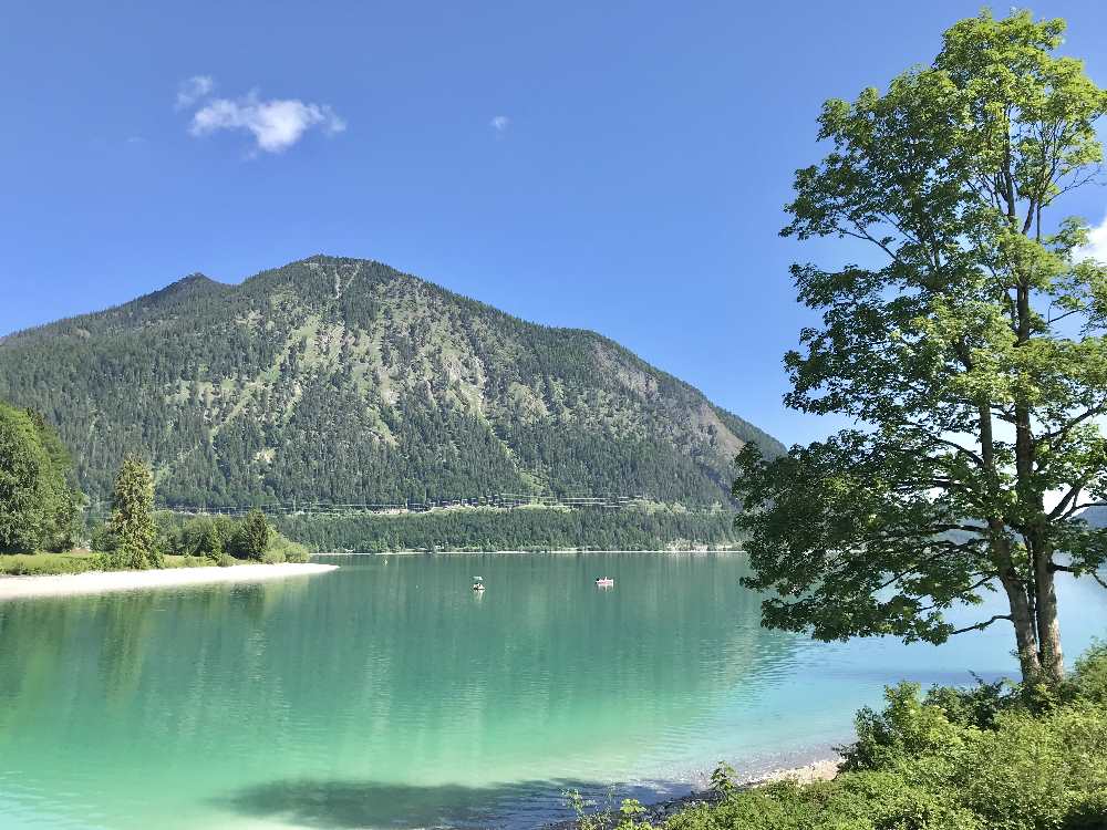 Wie weit ist es um den Walchensee?