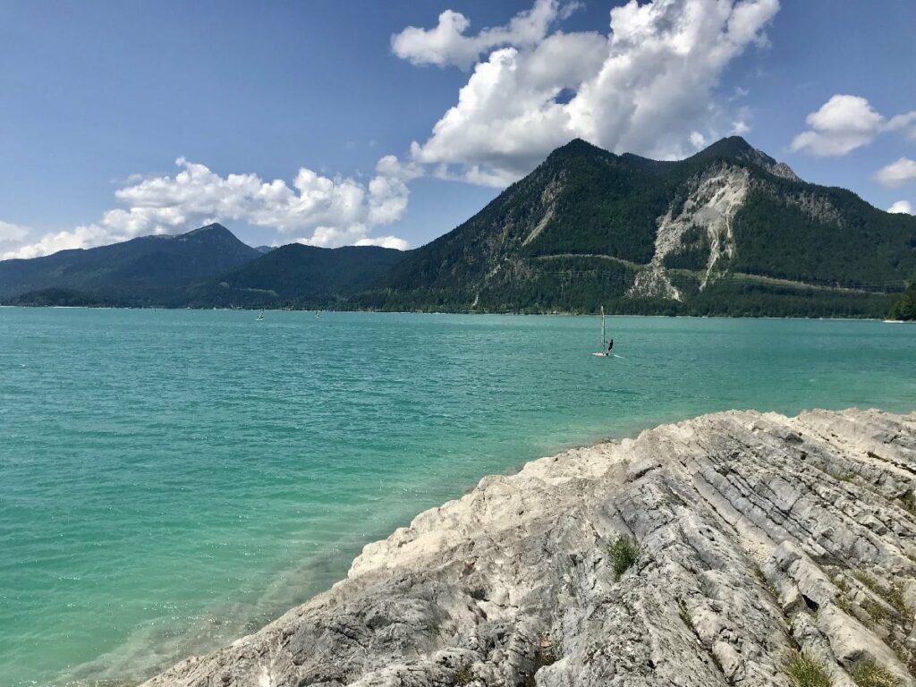 bayerische Karibik - willst du das Ufer rund um den See erleben oder die Berge?