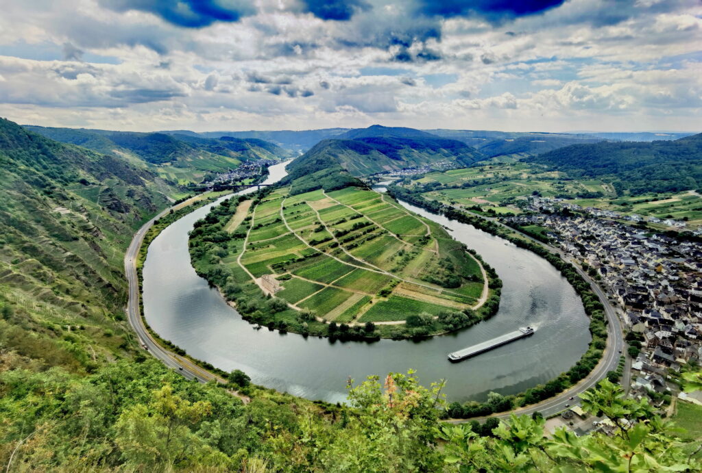 Die schönsten Orte in Deutschland - die Moselschleife Bremm, vom Calmont Klettersteig gesehen